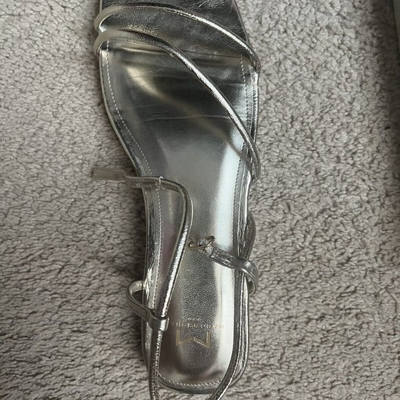 Marc Fisher LTD Womens Marg Gold Flat Sandals Shoes 10 Medium - Picture 1 of 3